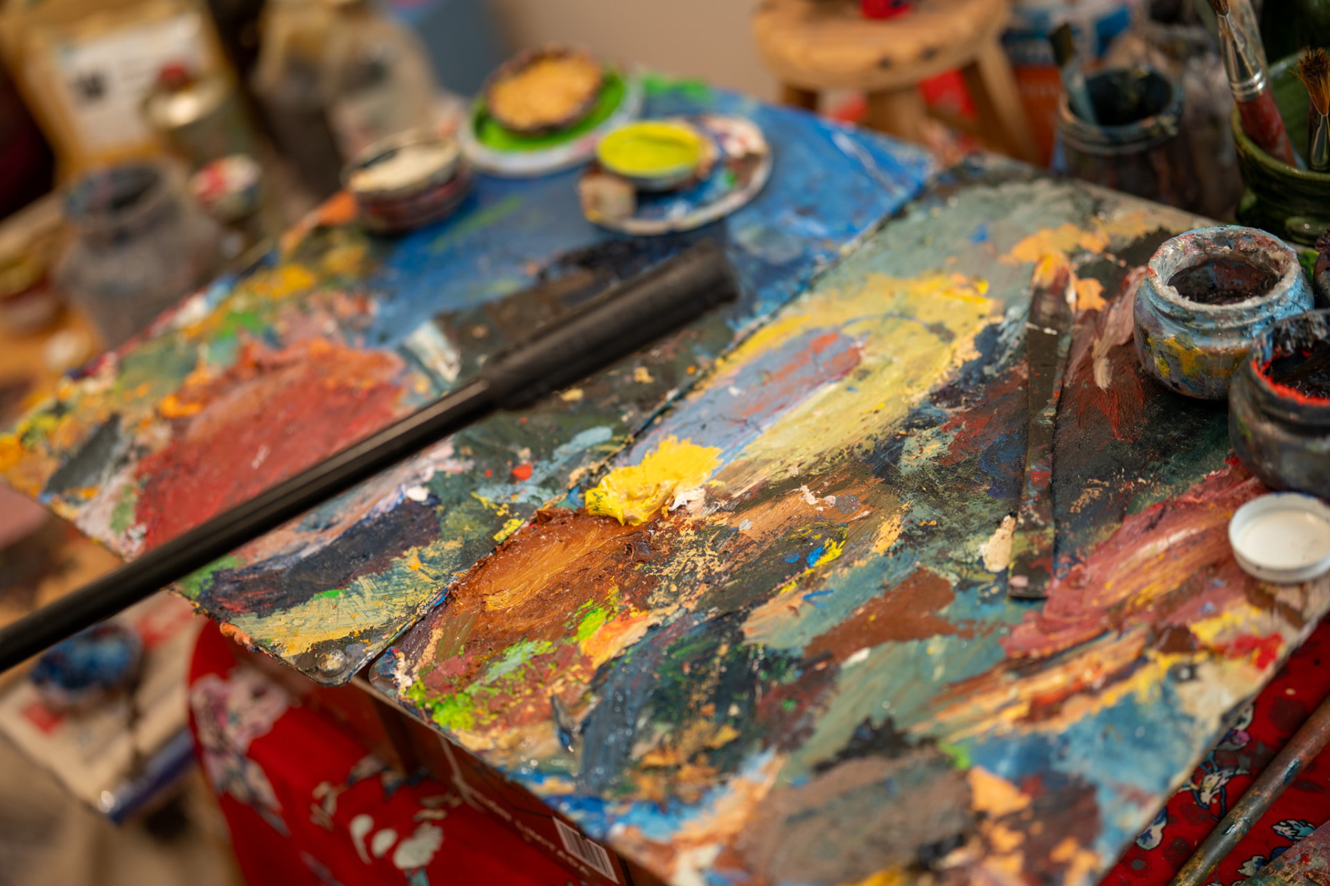 Paleta de pintura en el estudio de Zanches